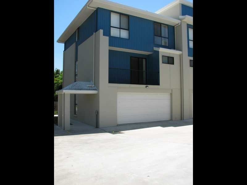4/10 Arthur Street, Boyne Island QLD 4680