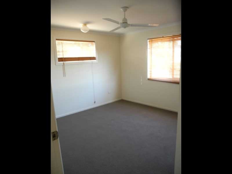 9 Polmaise Street, Boyne Island QLD 4680