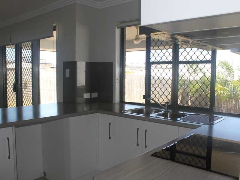 14 Melanie Court, Boyne Island QLD 4680