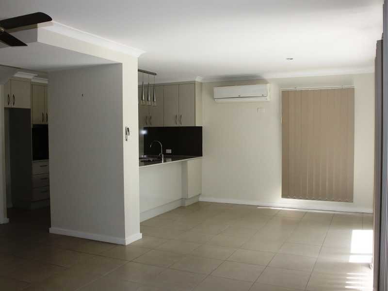 4/30 Beach Avenue, Tannum Sands QLD 4680