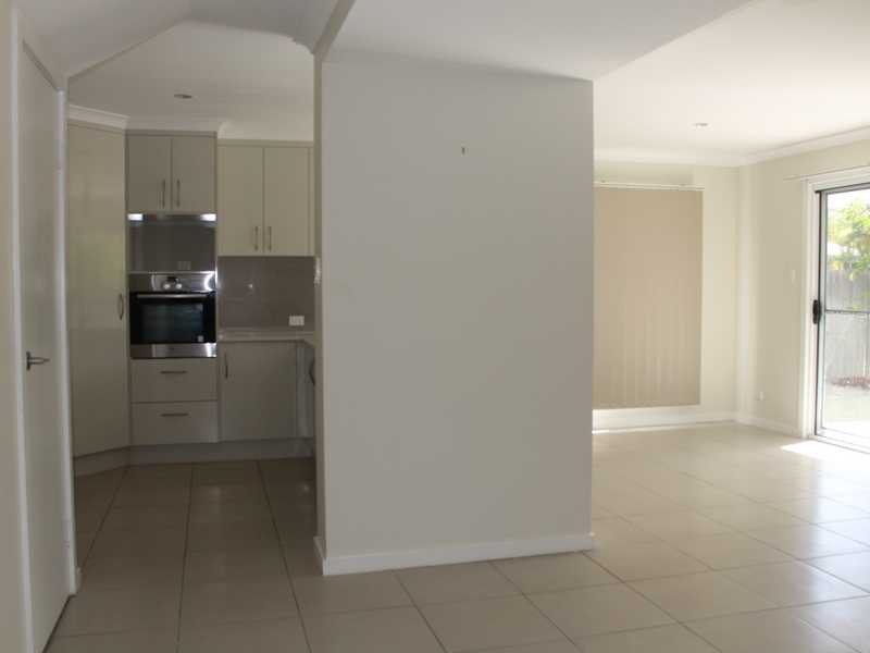 4/30 Beach Avenue, Tannum Sands QLD 4680