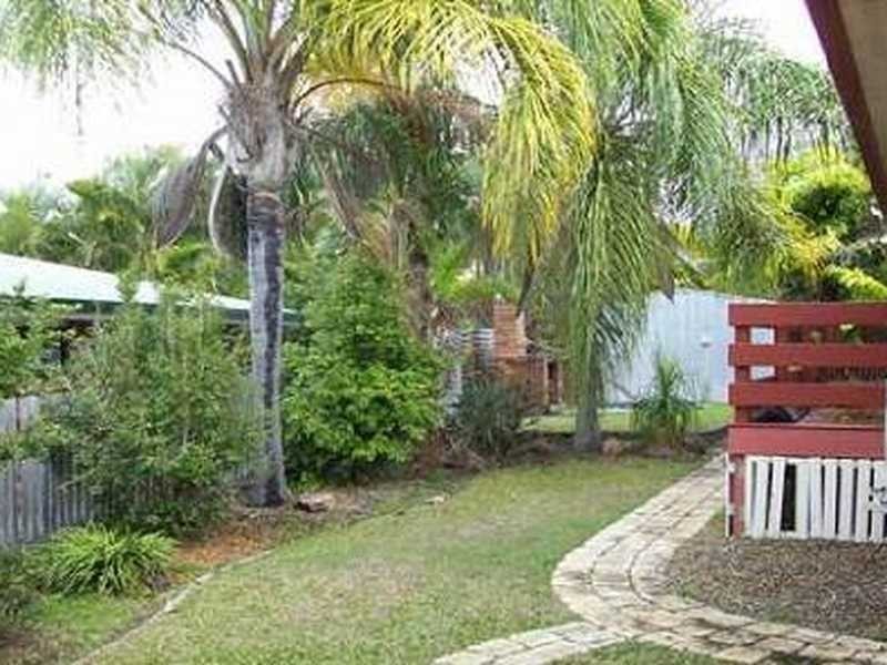 1 Belah Court, Boyne Island QLD 4680