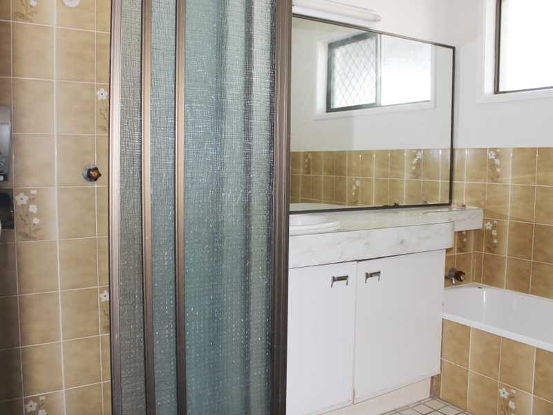 2 Polmaise Street, Boyne Island QLD 4680