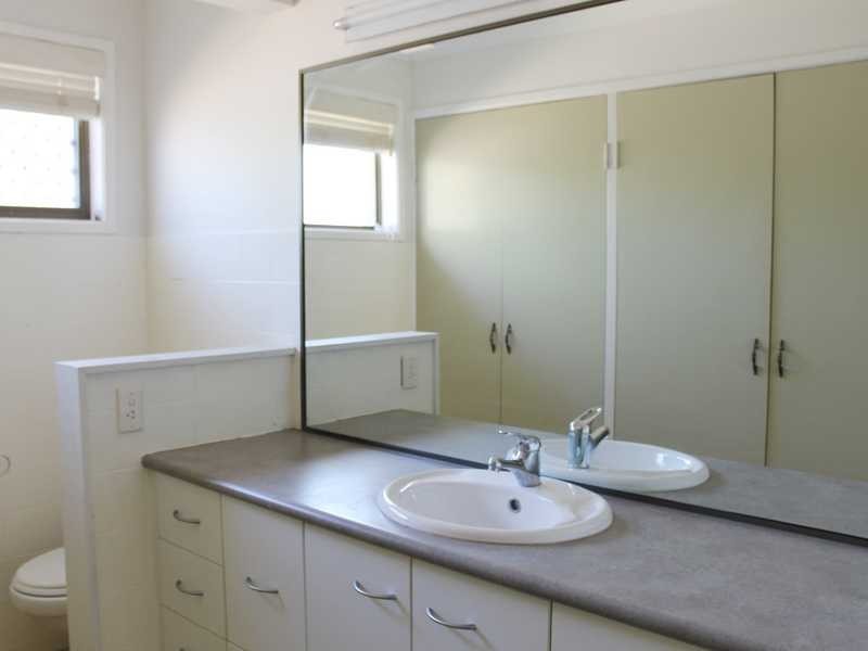 2 Polmaise Street, Boyne Island QLD 4680
