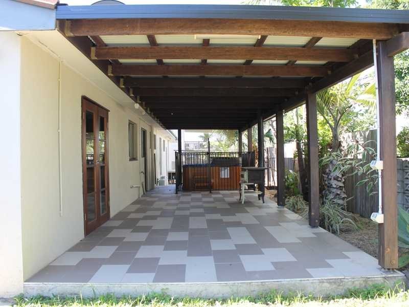 2 Polmaise Street, Boyne Island QLD 4680
