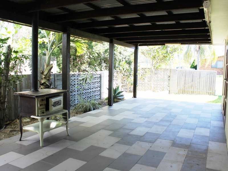 2 Polmaise Street, Boyne Island QLD 4680