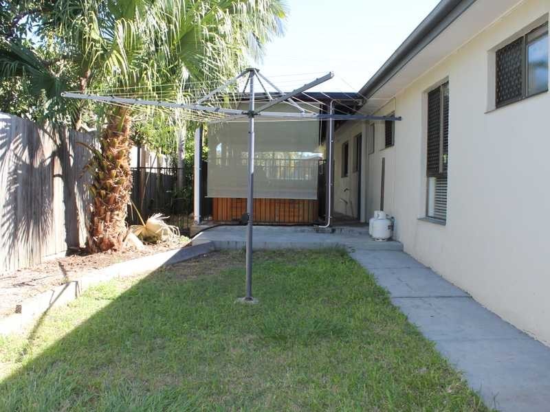 2 Polmaise Street, Boyne Island QLD 4680