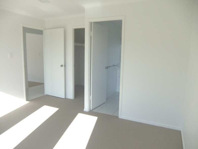 30 Surita Court, Boyne Island QLD 4680