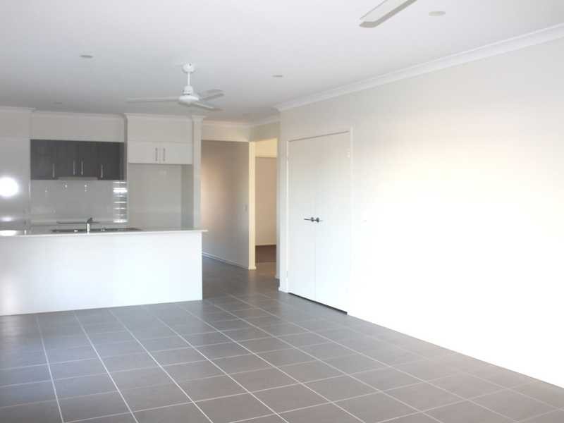 27 Koolivoo Parade, Boyne Island QLD 4680