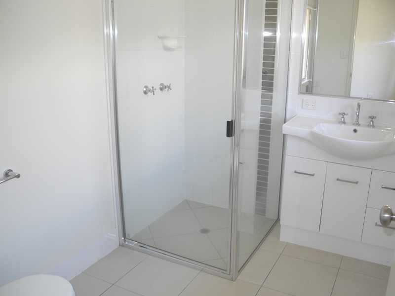 16 Surita Court, Boyne Island QLD 4680