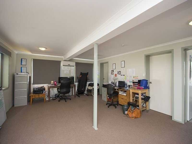 8 Chapple Court, Boyne Island QLD 4680