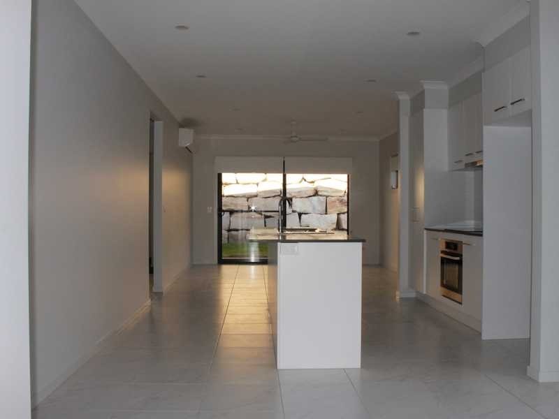 28 Caulder Esplanade, Boyne Island QLD 4680