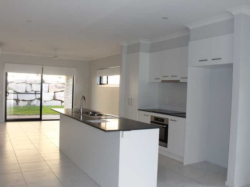 28 Caulder Esplanade, Boyne Island QLD 4680