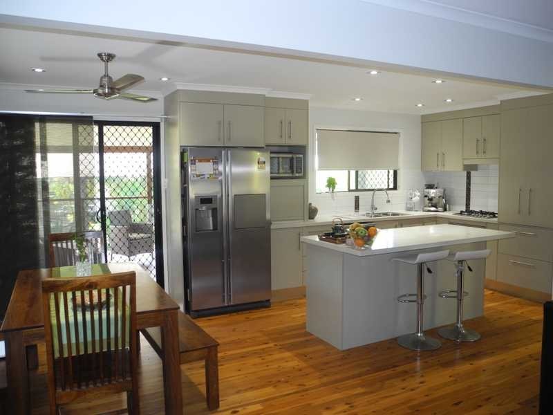 8 Andrew Court, Boyne Island QLD 4680