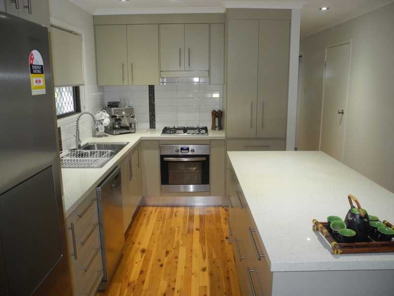 8 Andrew Court, Boyne Island QLD 4680