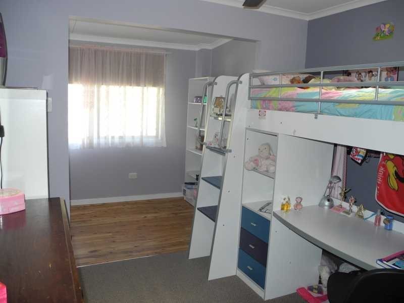 8 Andrew Court, Boyne Island QLD 4680