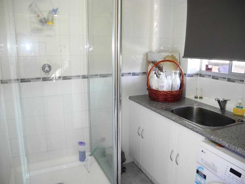 8 Andrew Court, Boyne Island QLD 4680