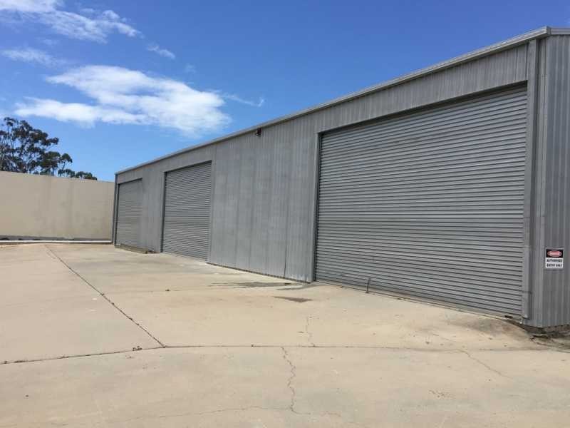 4 Dennis Street, Boyne Island QLD 4680