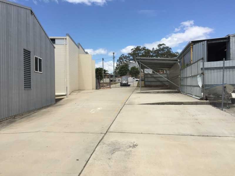 4 Dennis Street, Boyne Island QLD 4680