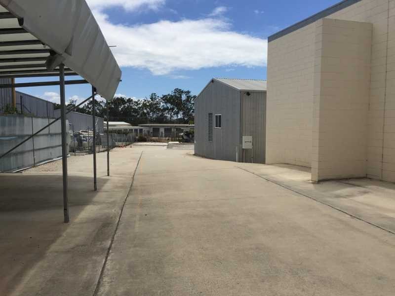 4 Dennis Street, Boyne Island QLD 4680