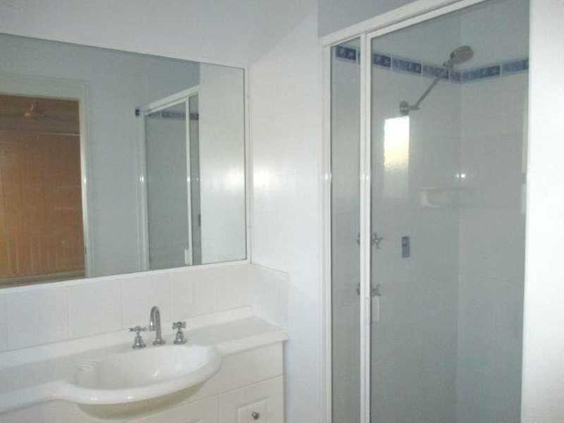 11 Huntington Court, New Auckland QLD 4680