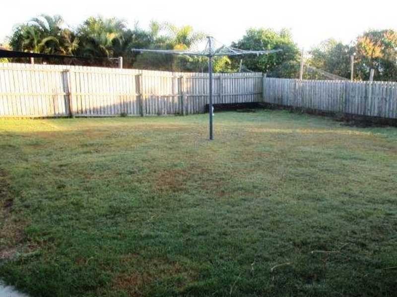 11 Huntington Court, New Auckland QLD 4680