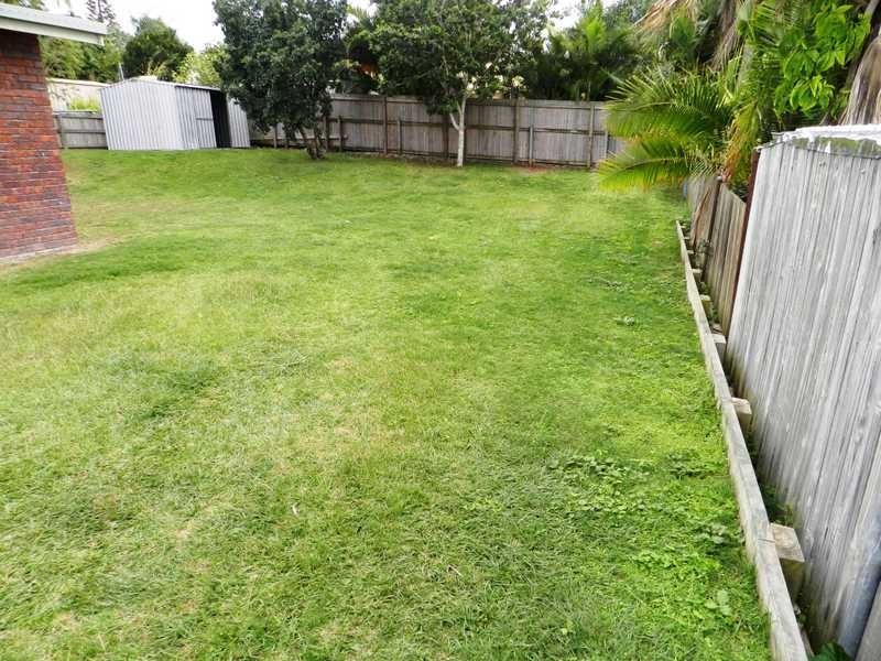 9 Polmaise Street, Boyne Island QLD 4680