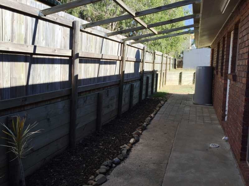 9 Polmaise Street, Boyne Island QLD 4680