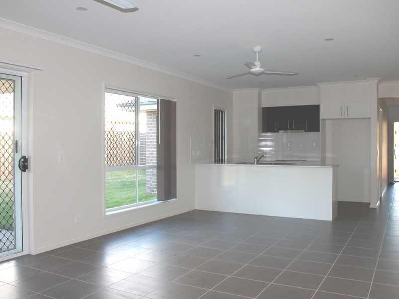 27 Koolivoo Parade, Boyne Island QLD 4680