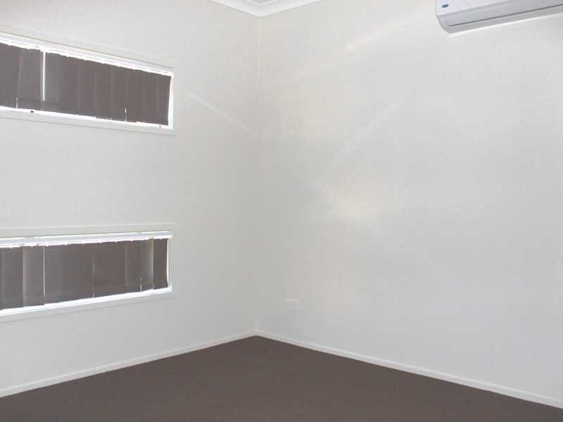 27 Koolivoo Parade, Boyne Island QLD 4680