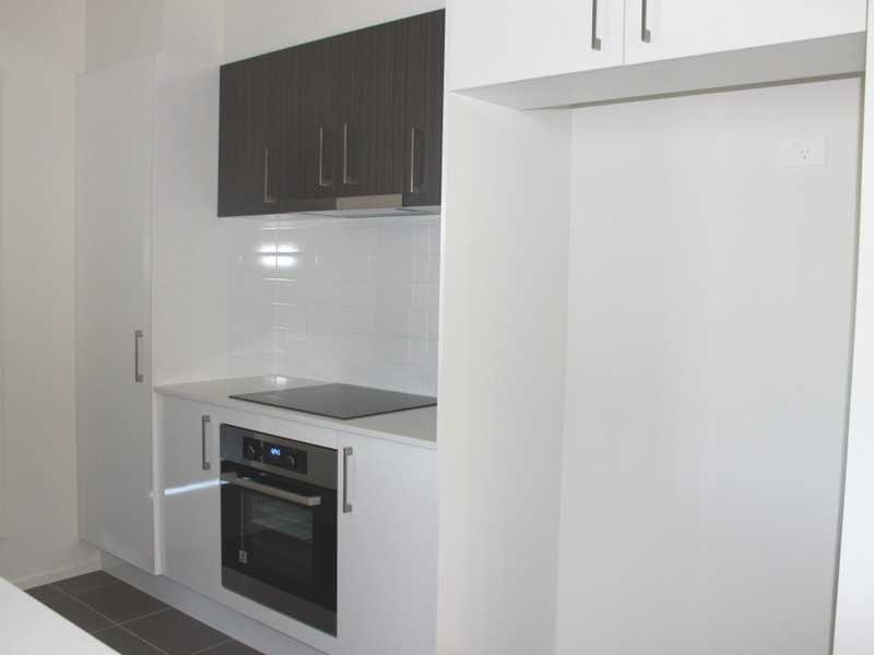 27 Koolivoo Parade, Boyne Island QLD 4680