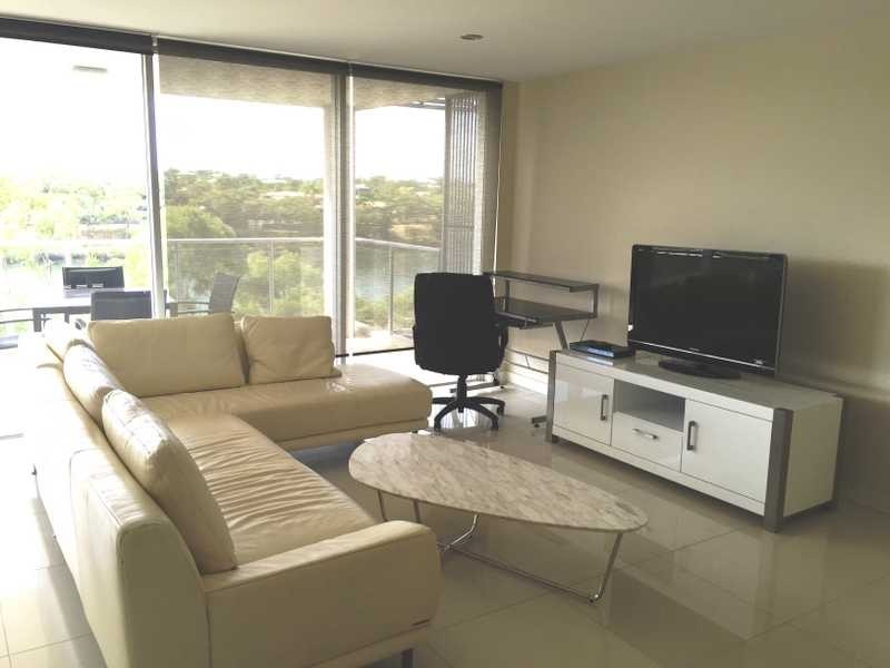 14/2 The Promenade, Boyne Island QLD 4680