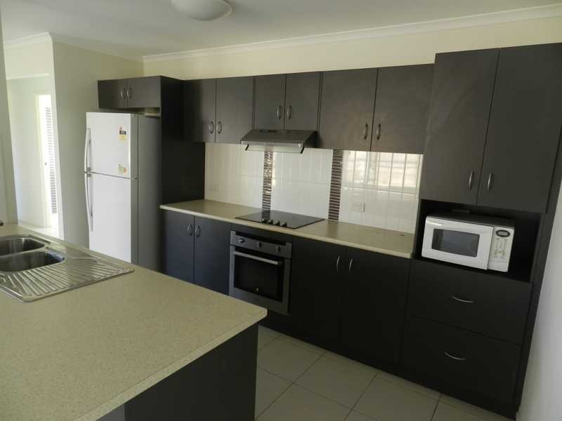 16 Surita, Boyne Island QLD 4680