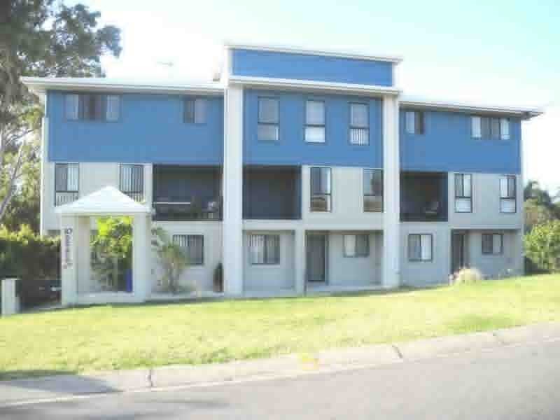 2/10 ARTHUR STREET, Boyne Island QLD 4680