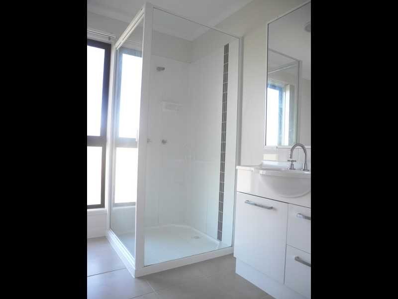 2/10 ARTHUR STREET, Boyne Island QLD 4680