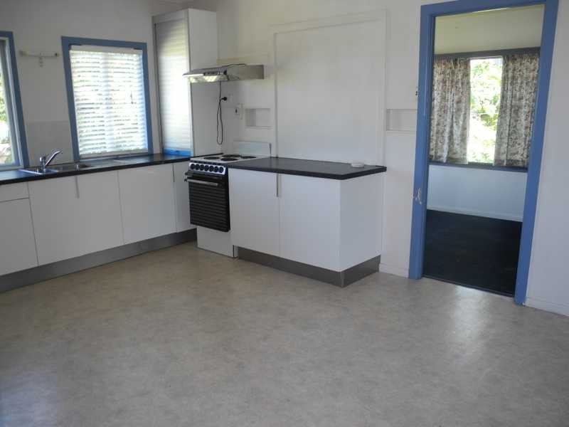 9 MARGARET STREET, South Gladstone QLD 4680