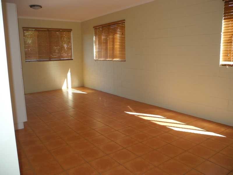 9 MARGARET STREET, South Gladstone QLD 4680