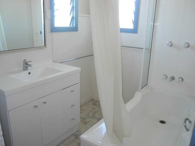 9 MARGARET STREET, South Gladstone QLD 4680