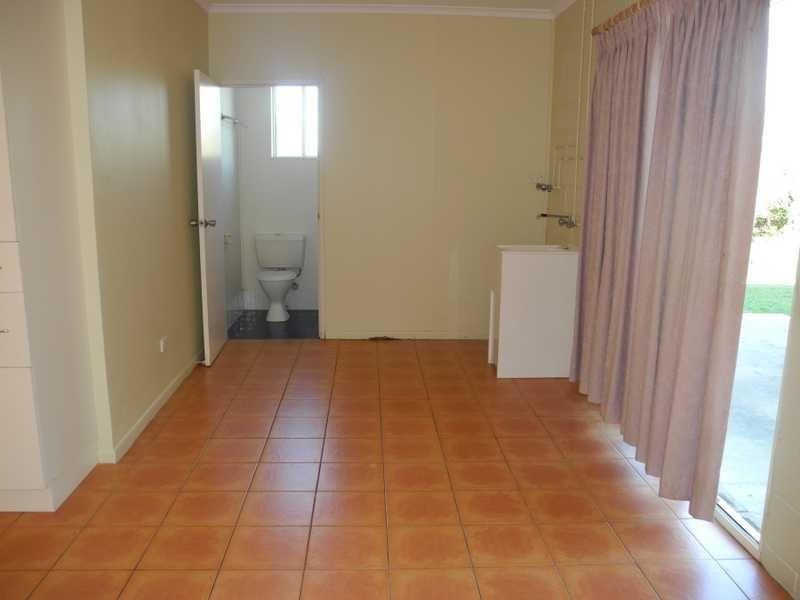 9 MARGARET STREET, South Gladstone QLD 4680