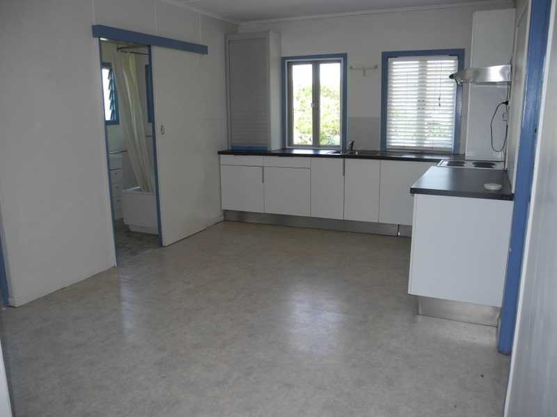 9 MARGARET STREET, South Gladstone QLD 4680