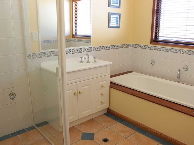 15 GWEN STREET, Tannum Sands QLD 4680