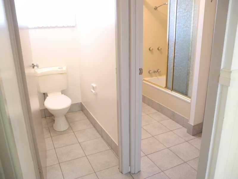 1/33 Centenary Drive, Boyne Island QLD 4680