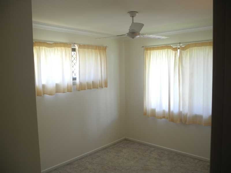 1/33 Centenary Drive, Boyne Island QLD 4680