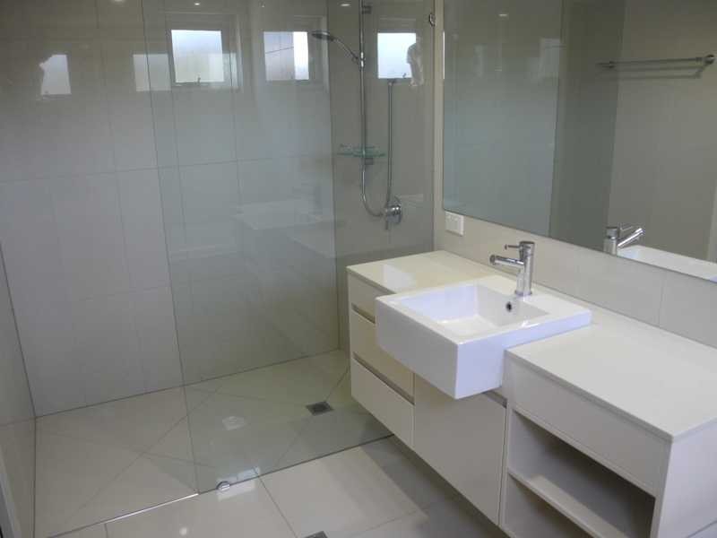 4/2 The Promenade, Boyne Island QLD 4680