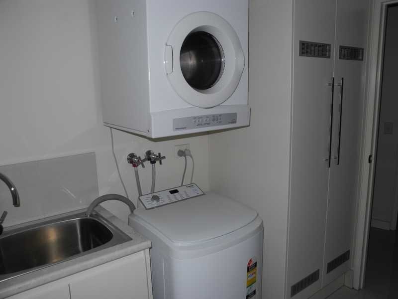 4/2 The Promenade, Boyne Island QLD 4680