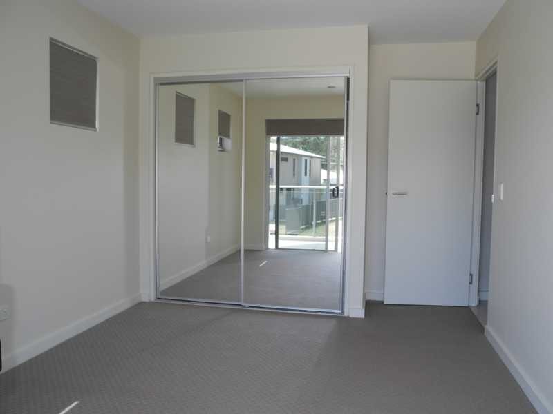4/2 The Promenade, Boyne Island QLD 4680