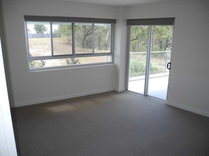 4/2 The Promenade, Boyne Island QLD 4680