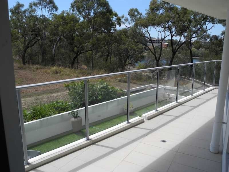 4/2 The Promenade, Boyne Island QLD 4680