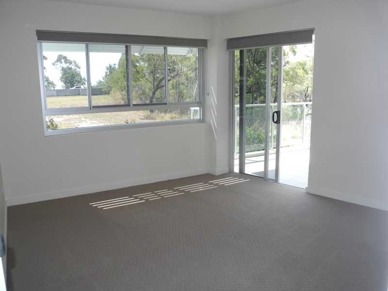 4/2 The Promenade, Boyne Island QLD 4680