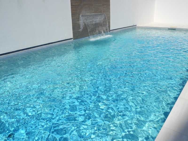 4/2 The Promenade, Boyne Island QLD 4680